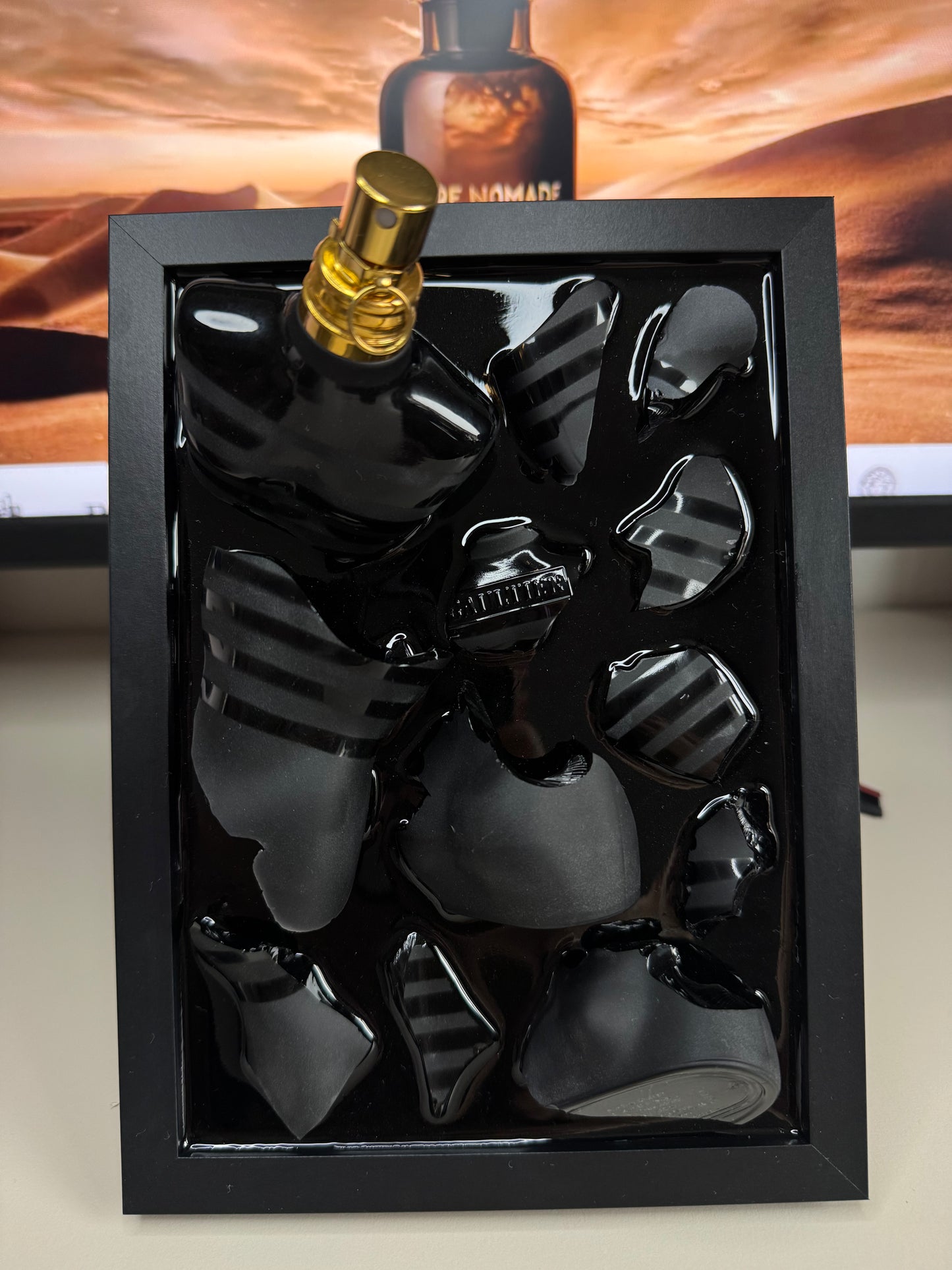 Valentino Born In Roma Uomo Intense - Image from a broken bottle